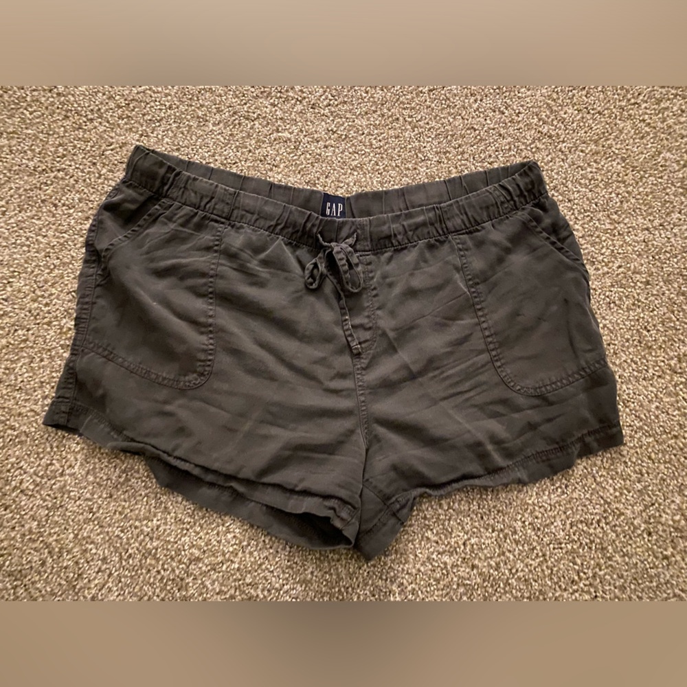Gap shorts